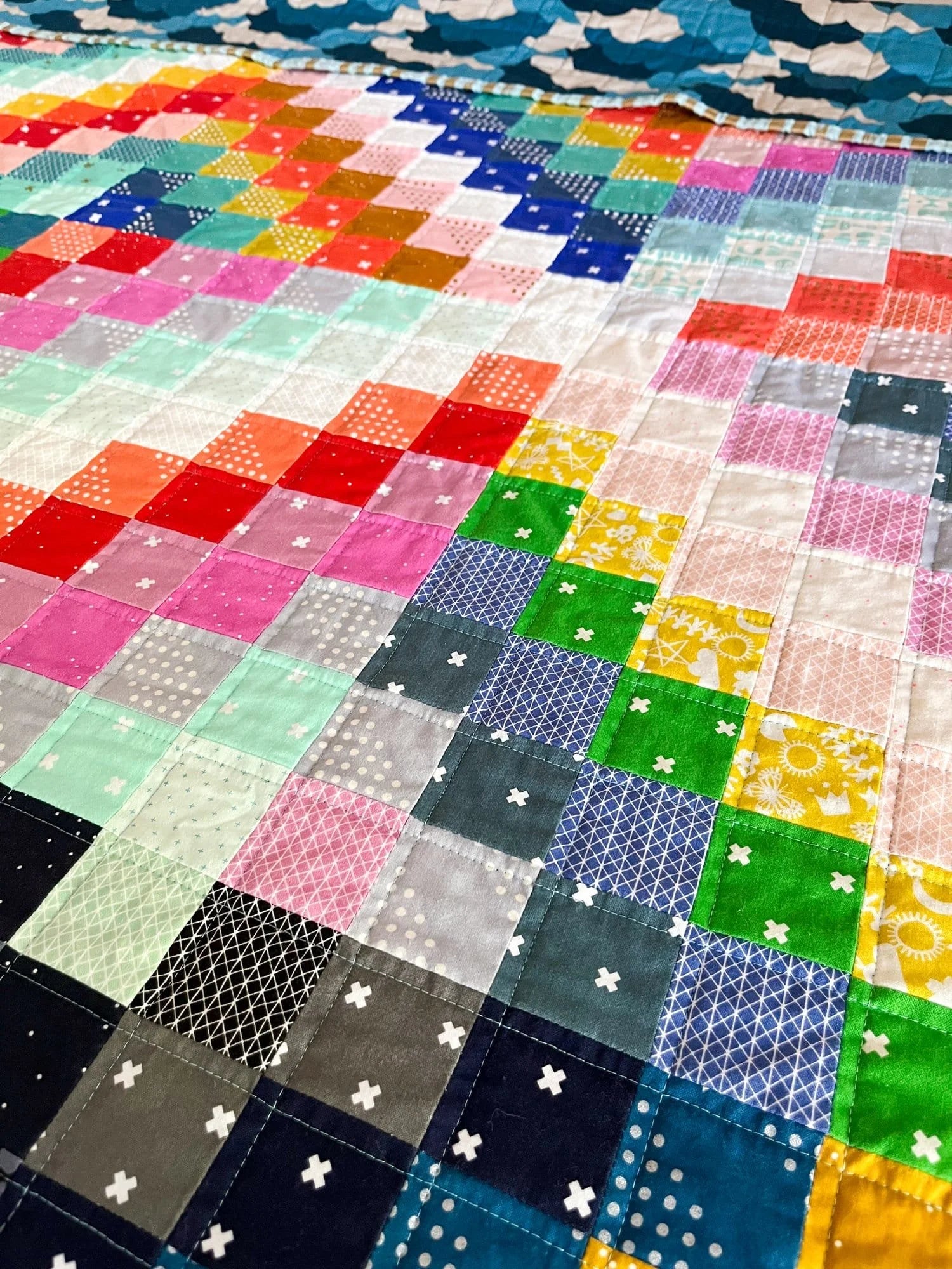 Agate Rainbow Scrappy Trip quilt