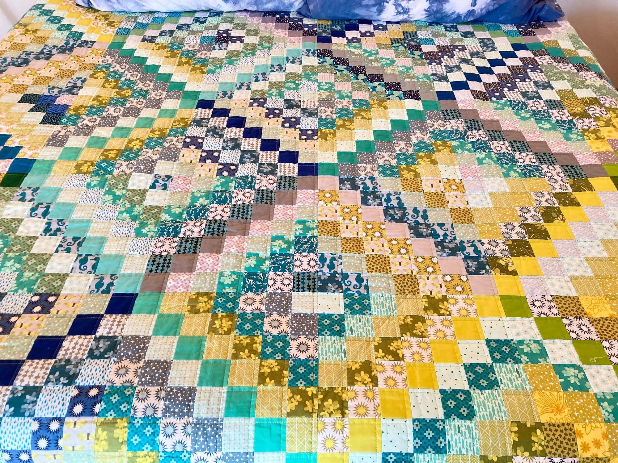 Labradorite Scrappy Trip quilt