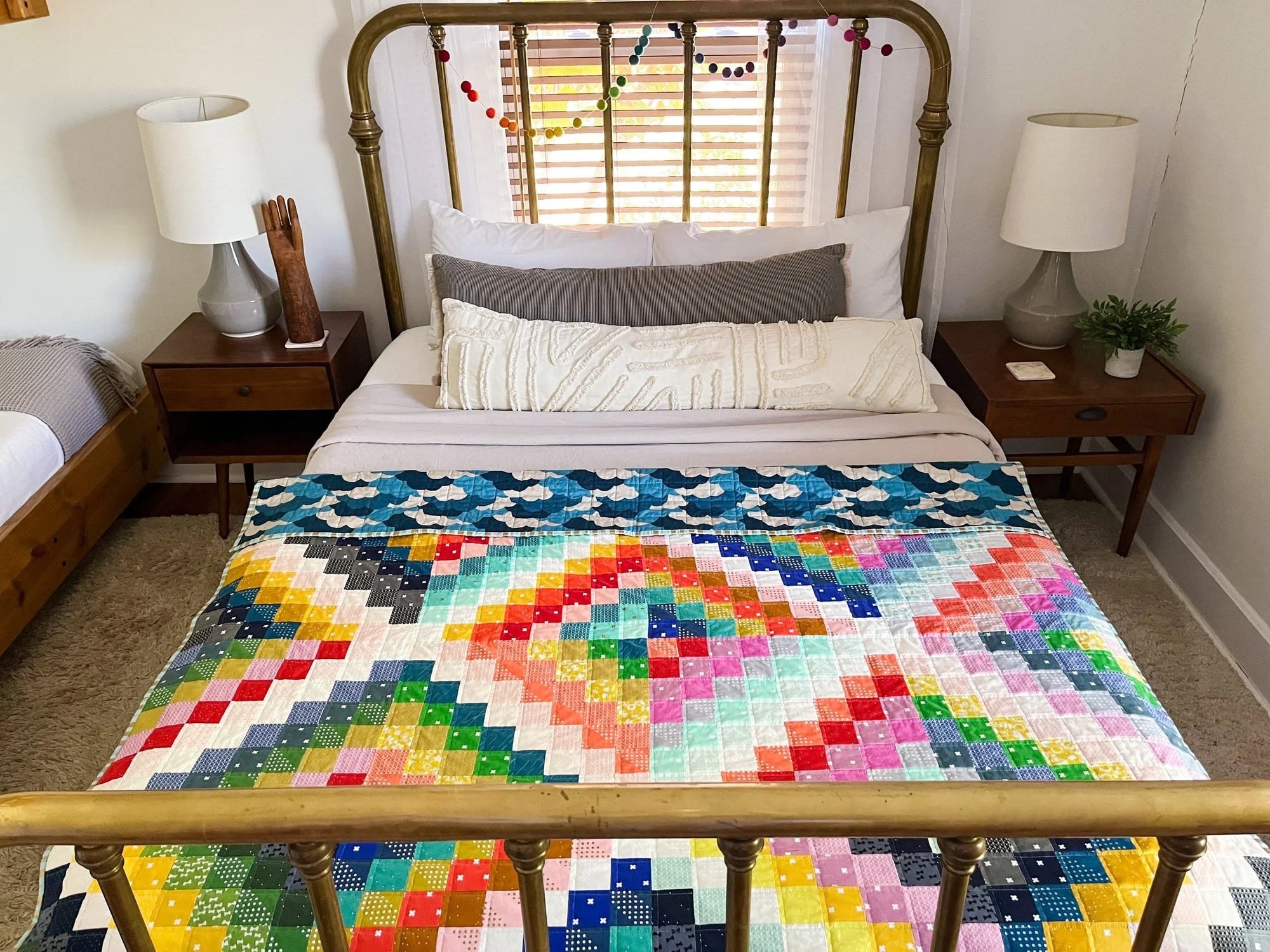 Agate Rainbow Scrappy Trip quilt