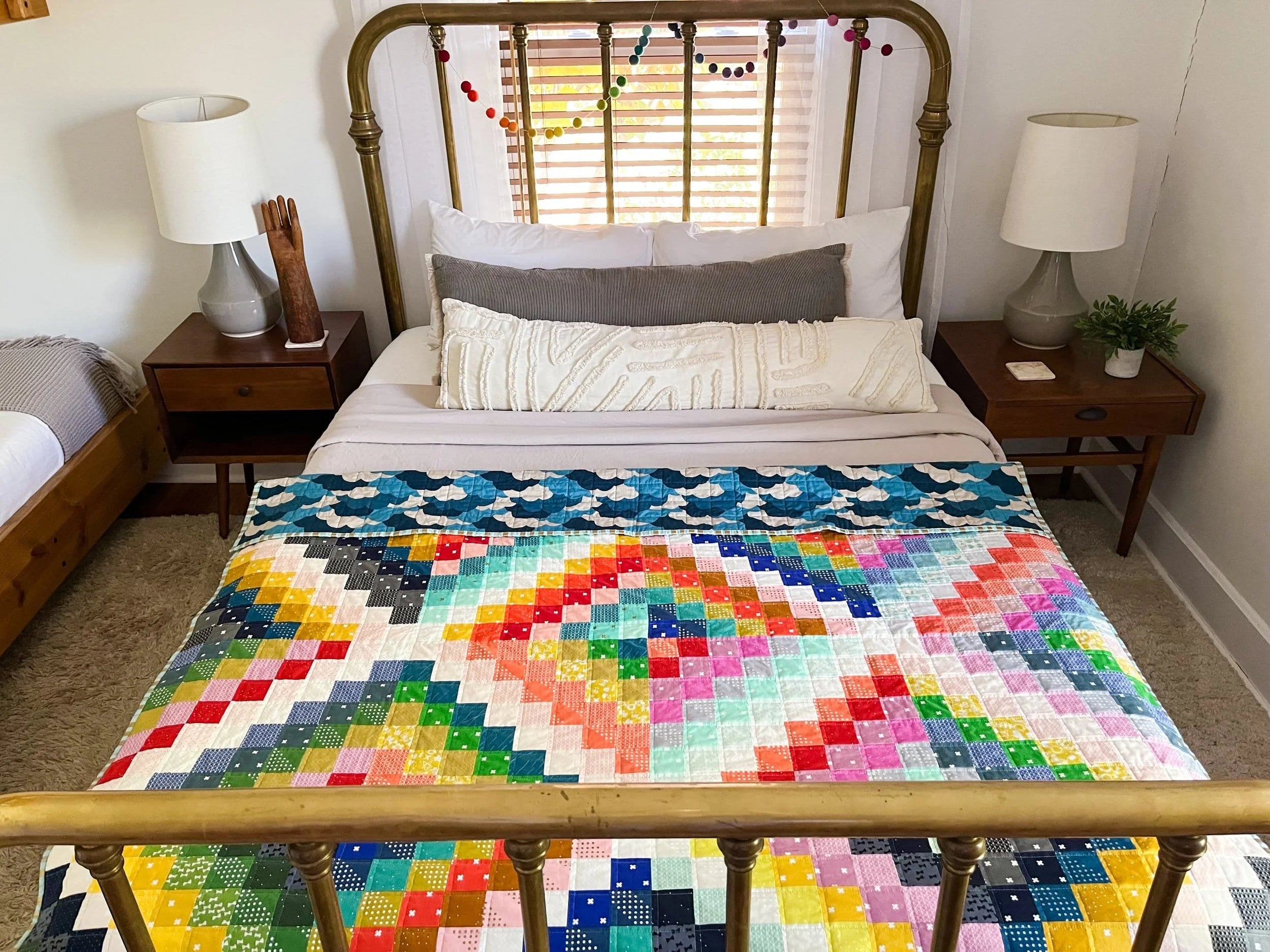 Agate Rainbow Scrappy Trip quilt