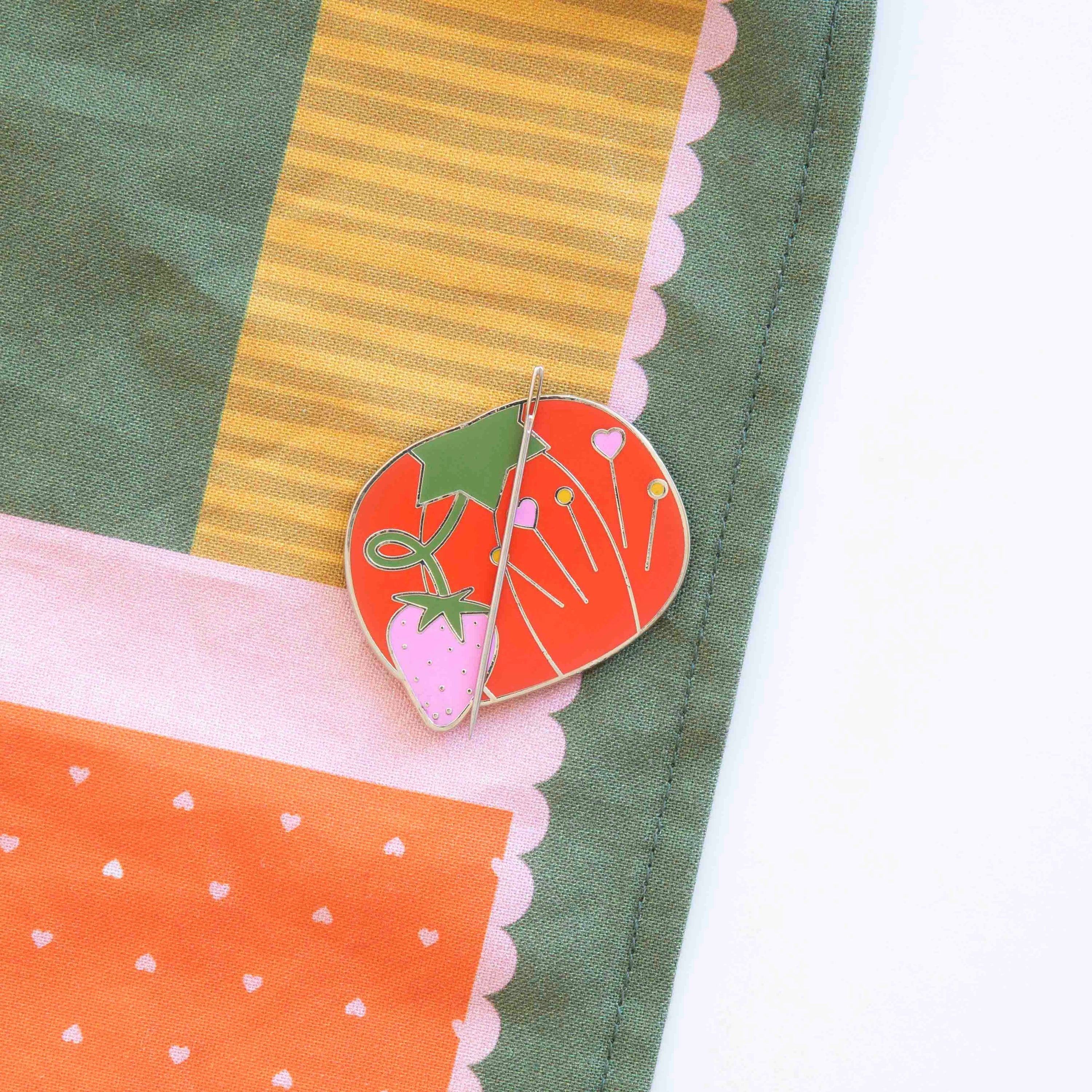 Tomato Pincushion Magnetic Needle Minder