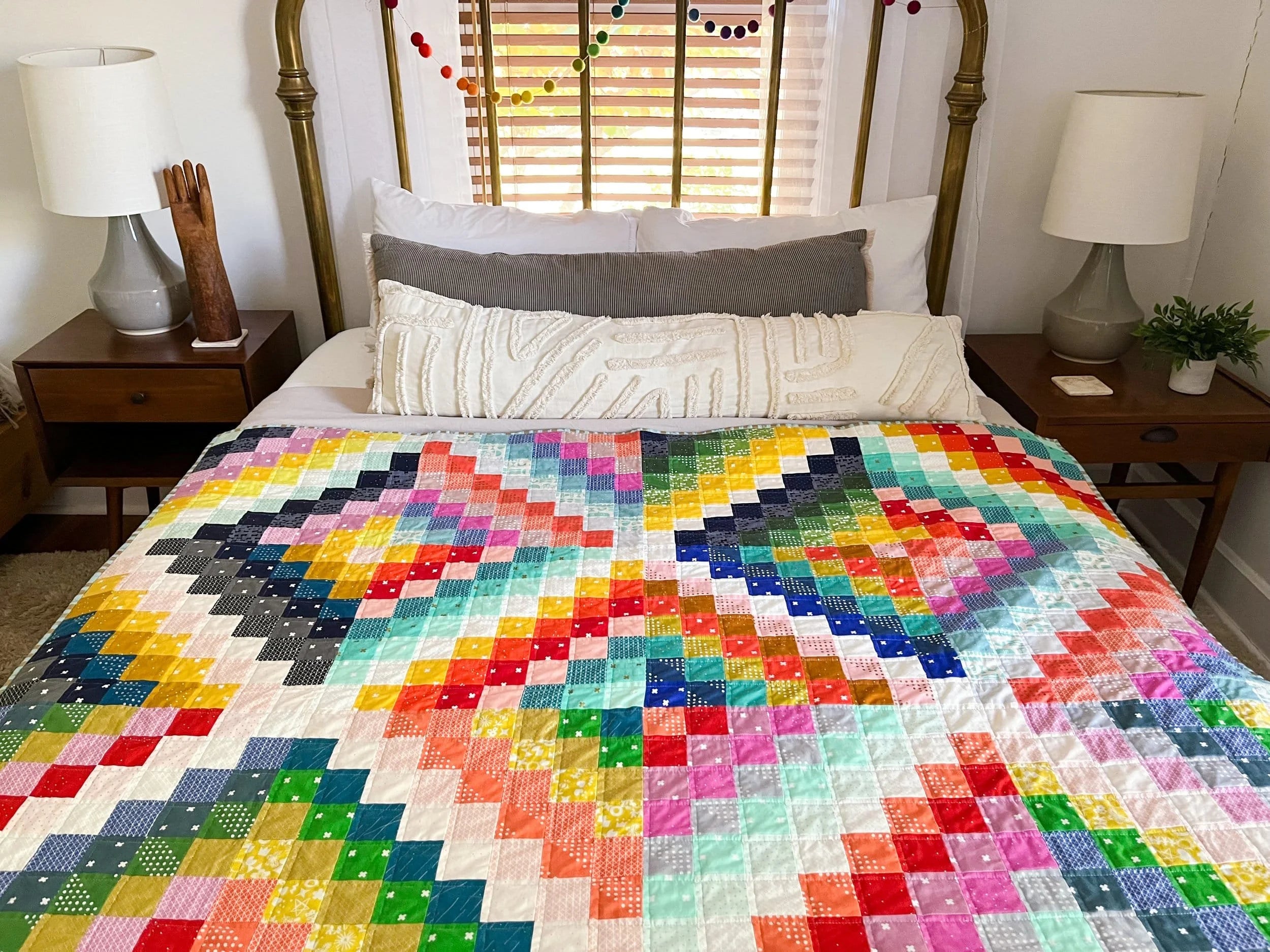 Agate Rainbow Scrappy Trip quilt