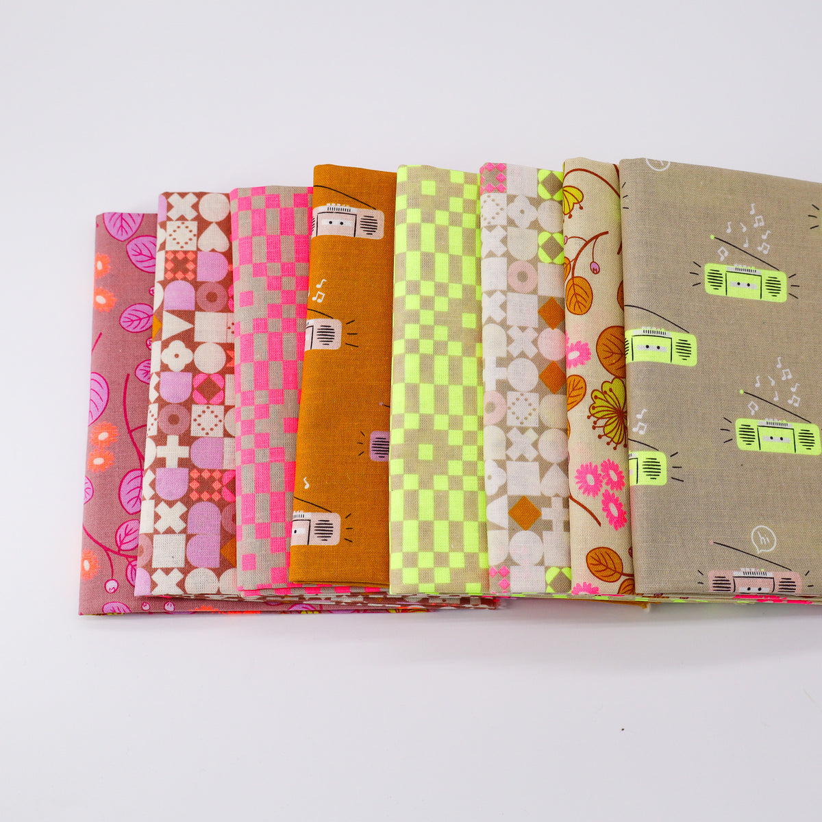Confetti Hearts Quilt Kit - LoFi Linens