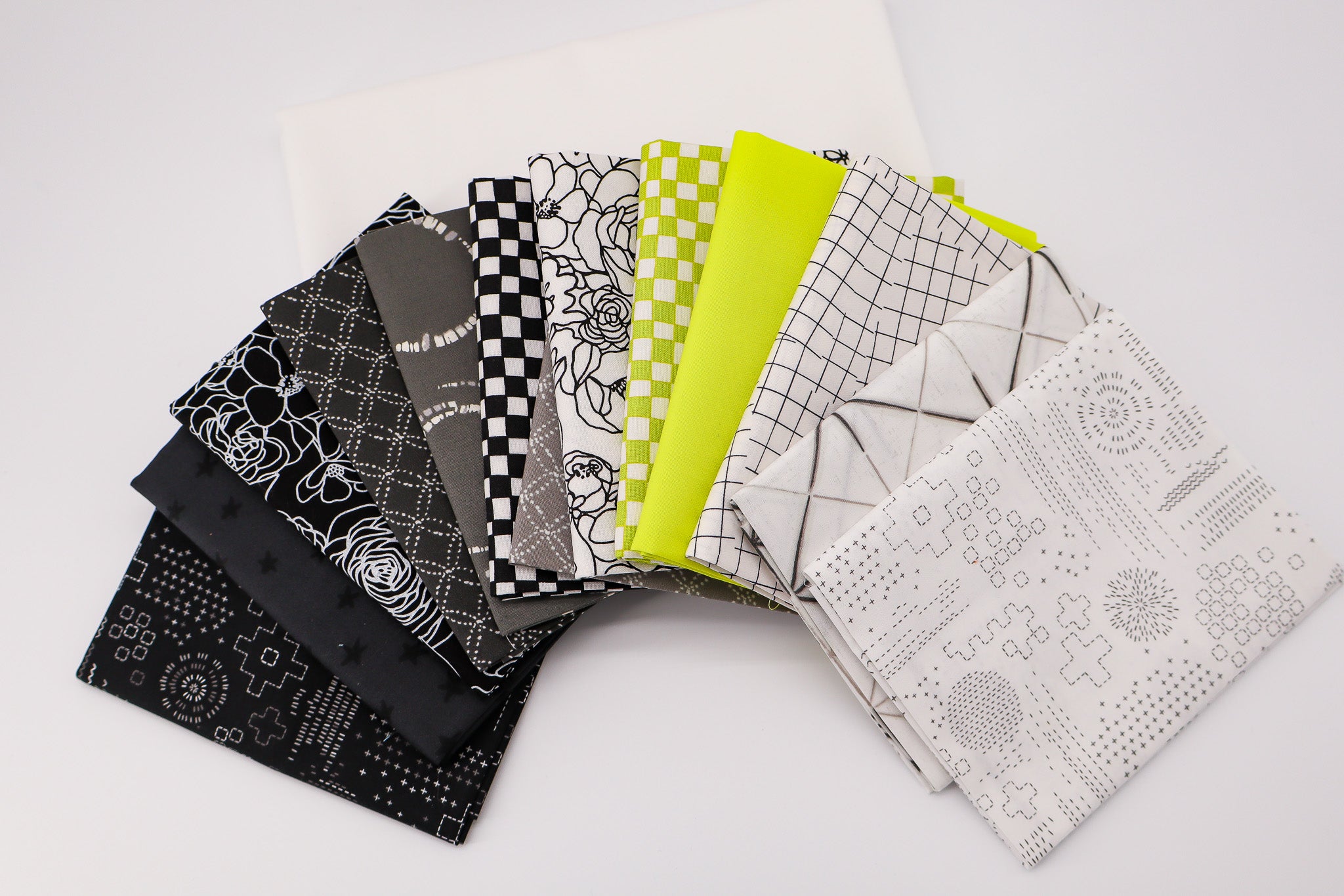 Ebb & Flow Quilt Kit - Highlighter and Ink
