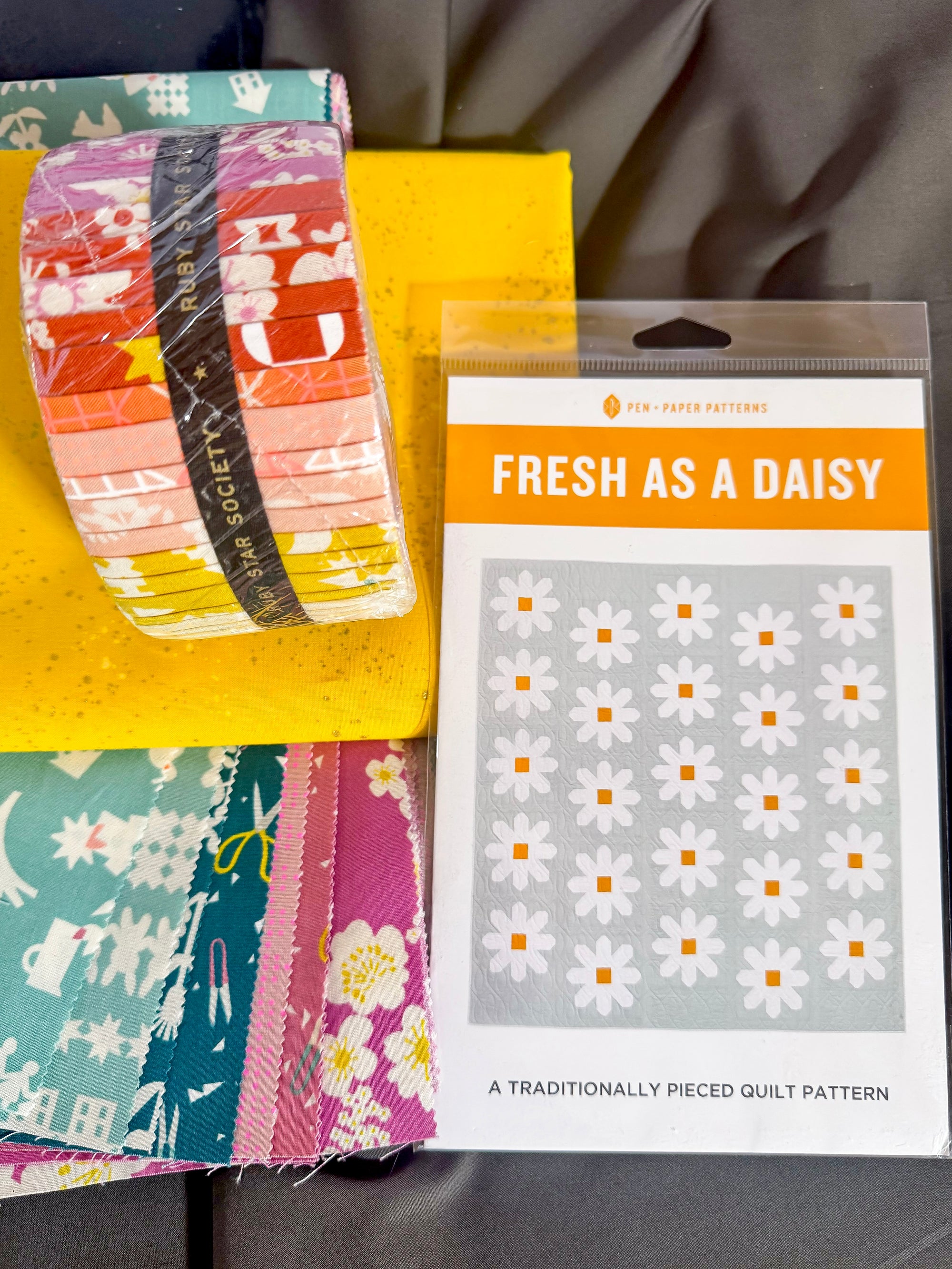 Fresh As A Daisy Quilt Kit - Paper Cuts
