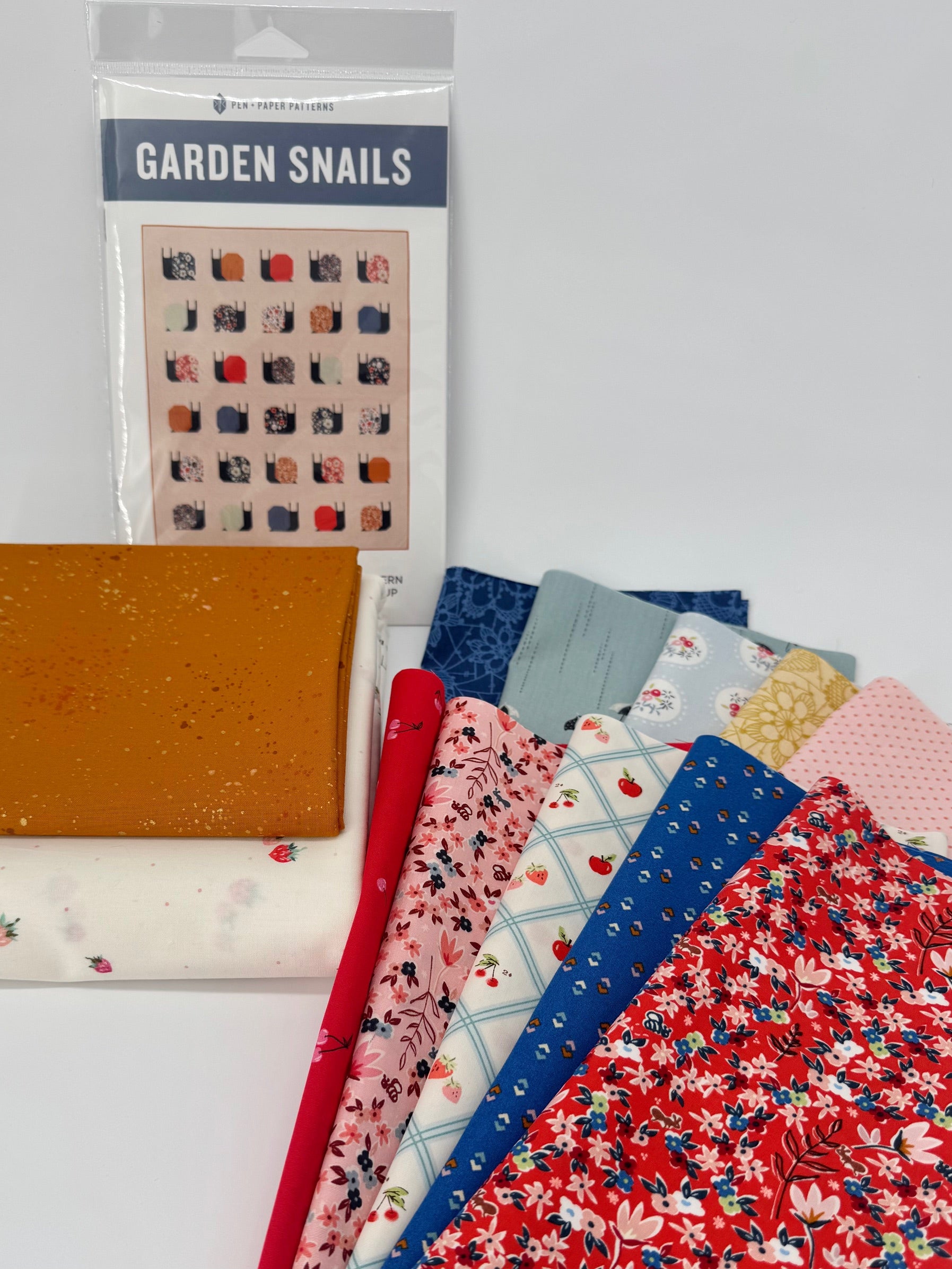 Garden Snails Quilt Kit - Strawberry Thieves