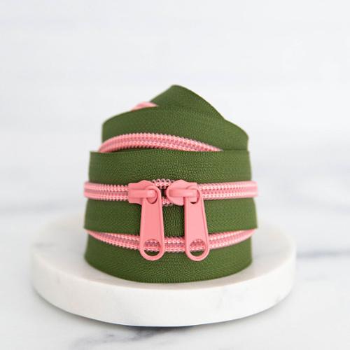 30" Zipper - Olive Blossom