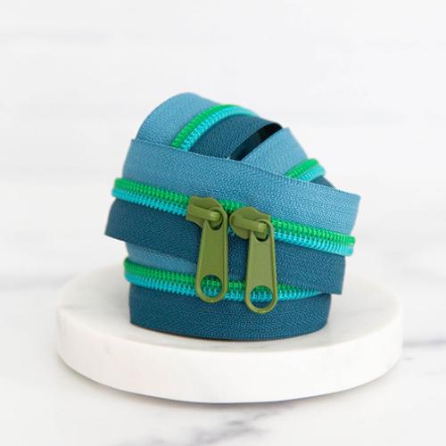 30" Zipper - Olive Oasis